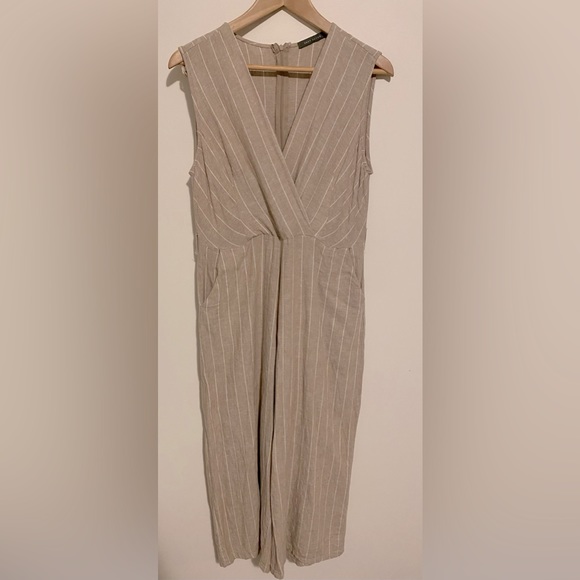 Suzy Shier Linen Jumpsuit - Picture 3 of 10